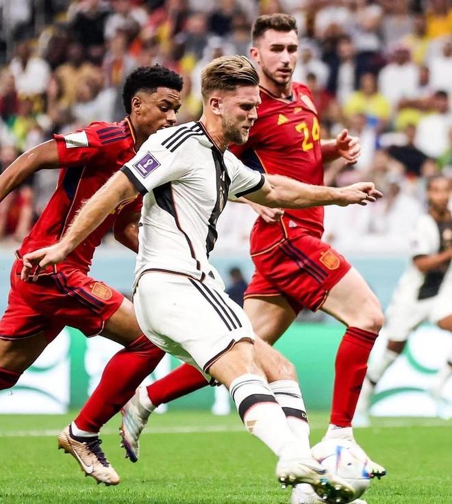 媒体人：如果不是球队伤病多，小杨就在发展联盟专心练级挺好（媒体人：要不是球队伤兵多，小杨在发展联盟专注提升更好）