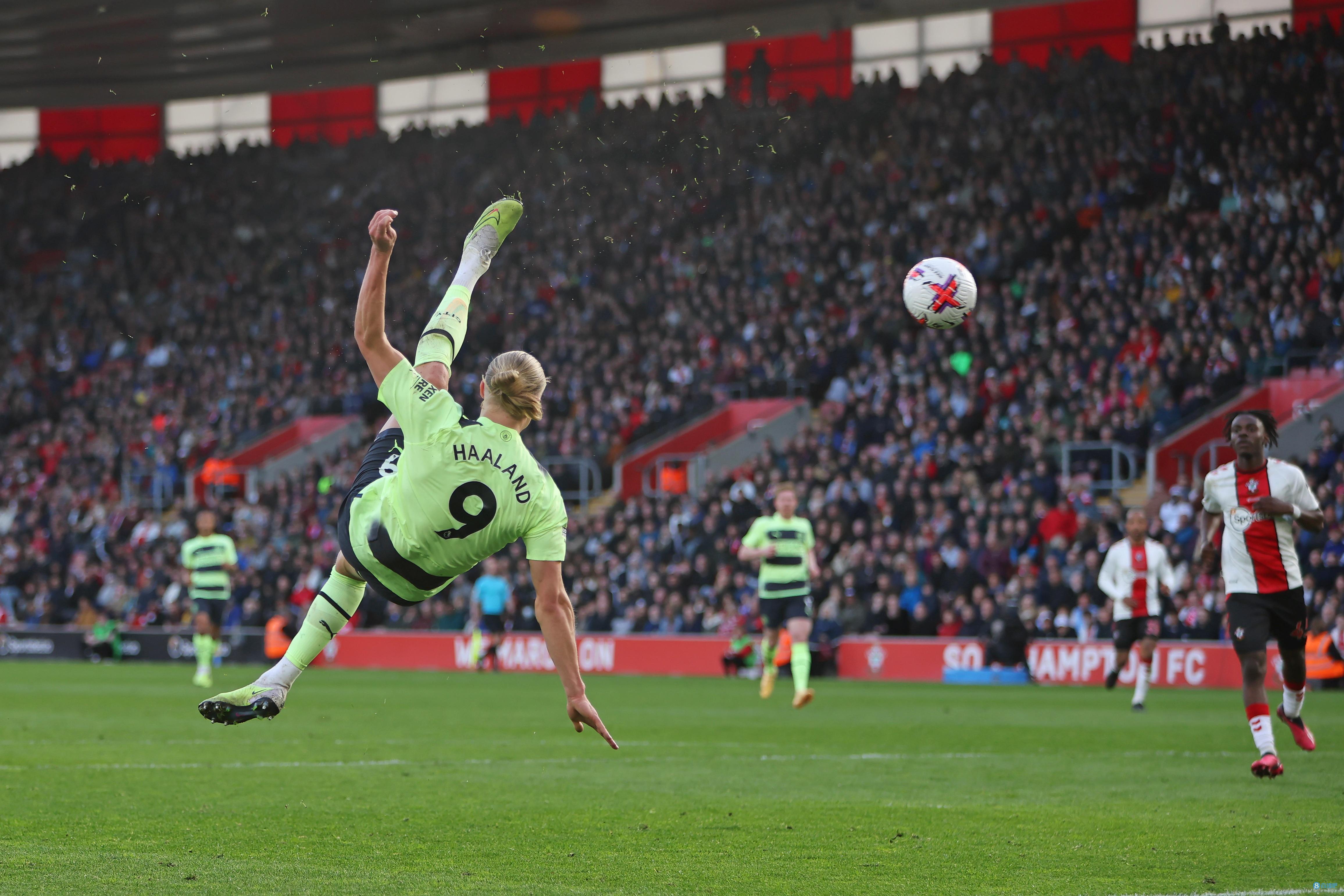 火箭险胜快船 申京复出贡献全面（火箭惊险力克快船 申京复出全能发挥）