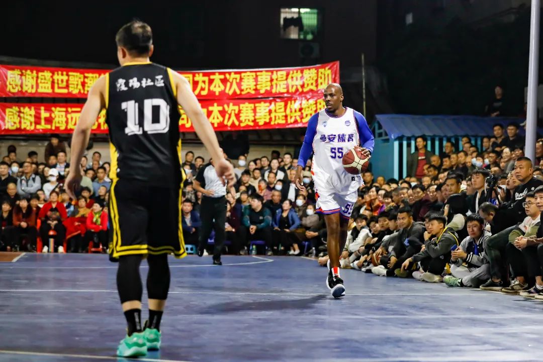 足球西甲豪门密集赛程崩盘，队内伤病潮袭来（密集赛程拖垮西甲豪门，球队遭遇伤病潮）