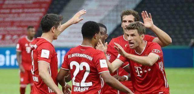 中国队三人晋级世界杯U型场地技巧决赛（中国队三将闯入世界杯U型场地技巧决赛）