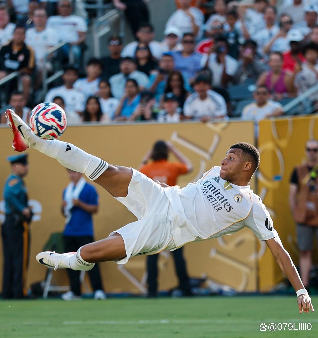 欧文突破防守助攻制胜（欧文强突分球助队绝杀）