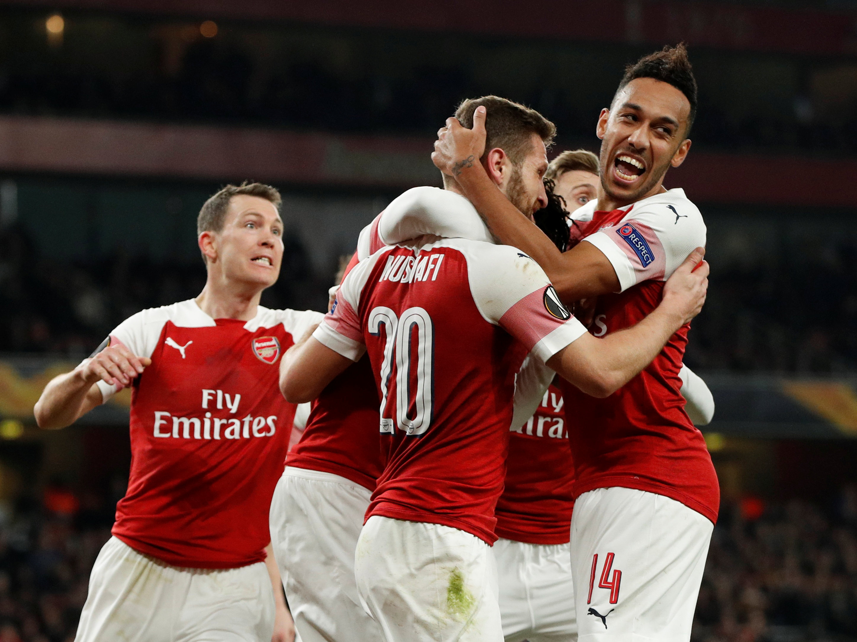 卡拉格想和多特球迷一起进入阿提哈德球场客队看台，但被拒绝（卡拉格试图与多特球迷一同进入阿提哈德客队看台，却被拒之门外）