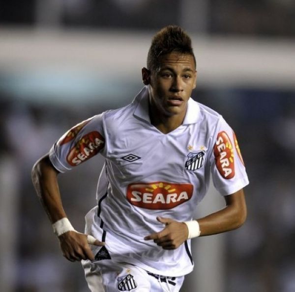 卡萨诺：32岁的迪巴拉已经跑不动了；罗马应该把科内卖给国米（卡萨诺称32岁迪巴拉已跑不动；建议罗马将科内出售给国米）