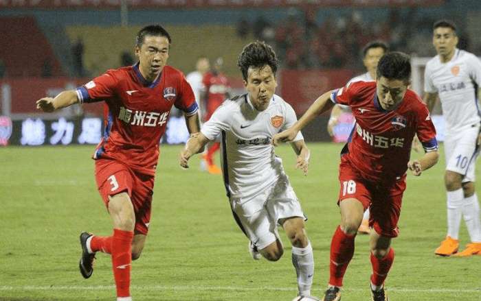 北京时间12月11日凌晨，皇马在欧冠联赛阶段第6轮主场1-2遭曼城逆转。（欧冠第6轮：曼城客场2-1逆转皇马（北京时间12月11日凌晨））